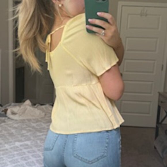 Yellow Flow Top - Picture 2 of 2